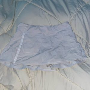 Lulu lemon size 6 MR white pace rival skirt